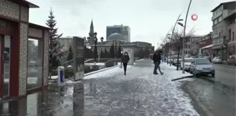 Erzurum'da kamu kurum kuruluşları ve STK'lar kadına yönelik şiddete dikkat çekmek için toplandı