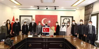 Talas'ta öğrenciler, öğretmen başkanı ziyaret ederek gününü kutladı