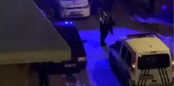 Kardeşinin evini bastı, polis gelince bıçağı kendi boğazına dayadı