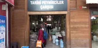 Tarihi Peynirciler Çarşısı esnafı kovboy kapı istiyor