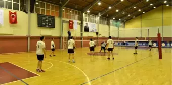 Sandıklı Belediyesi Müdürlükler Arası Voleybol Turnuvası başladı