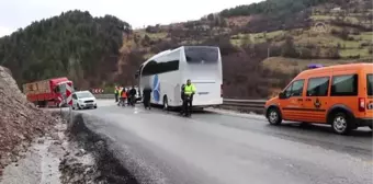 KASTAMONU - Yolcu otobüsü otomobille çarpıştı, 1 yaralı