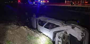 Son dakika haber! İzmir'de otomobilin devrilmesi sonucu 1 kişi öldü, 2 kişi yaralandı