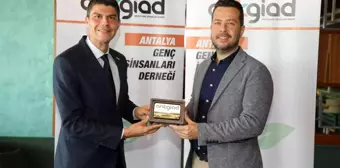 ANTGİAD İzzet Pinto ile girişimciliği konuştu