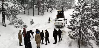 Erzincan'da kar ve tipiden 123 köy yolu ulaşıma kapandı