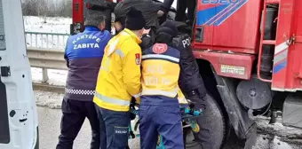 Direksiyon başında fenalaşan sürücüye zabıta ekiplerinden hayati müdahale