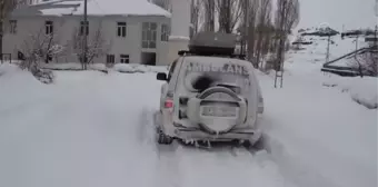 Son dakika haberi! Karlı yolları aşan ekipler hastaları hastaneye ulaştırdı