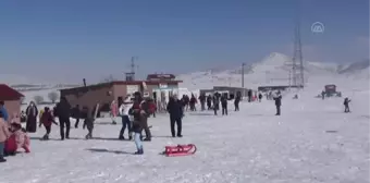 Yarıyıl tatili dolayısıyla kayak tesisleri yoğun ilgi görüyor