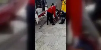 Yolu kapalı köydeki hastaya ambulans helikopterle ulaşıldı