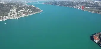 İstanbul Boğazı turkuaz rengine büründü