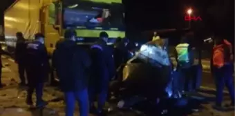 BALIKESİR'DE OTOMOBİL TIR İLE ÇARPIŞTI: 1 ÖLÜ