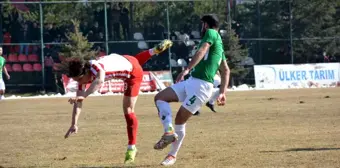 Şuhut Belediye Hisarspor, Emirdağ Spor'a 4-1 mağlup oldu