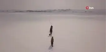 Nazik Gölü'nde eskimo usulü balık avı böyle görüntülendi