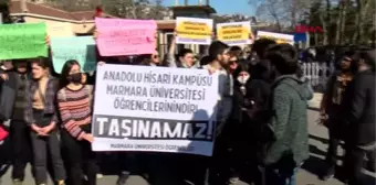 MARMARA ÜNİVERSİTESİ ÖĞRENCİLERİNDEN KAMPÜS PROTESTOSU