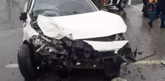 Kırklareli'nde işçi servisi ile otomobilin çarpıştığı kazada 6 kişi yaralandı