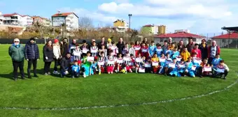 Sinop'ta küçük futbolcular derecelerini aldı