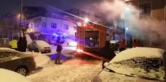 Sultangazi'de bir anda alev alan otomobil küle döndü