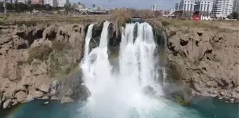 Antalya'nın ünlü Düden Kıyı Şelalesi'nde Nevruz yoğunluğu