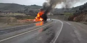 Seyir halindeki tır yandı