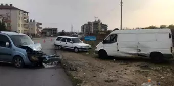 Son dakika: Antalya'da trafik kazası: 2 yaralı