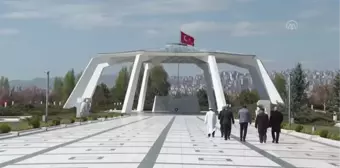 Yıldırım Akbulut, vefatının 1. yılında kabri başında anıldı