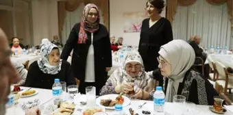 Emine Erdoğan'dan huzurevi sakinlerine sürpriz ziyaret