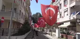 Marmaris'teki bu sokak sekizinci kez 23 Nisan coşkusuna hazırlanıyor