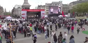 Trafalgar Meydanında St. George Günü kutlandı