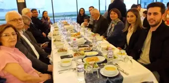 Burhaniye'de mimarlar iftar yemeğinde bir araya geldi