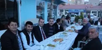 Gür, Sungurlulu esnafla iftar yaptı