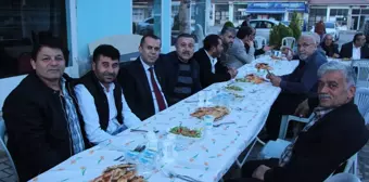 Gür, Sungurlulu esnafla iftar yaptı