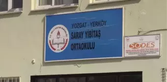 Jandarma köy okulu öğrencilerini bayramlık hediyelerle sevindirdi