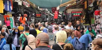 Tarihi Kemeraltı Çarşısı'nda bayram alışverişi yoğunluğu