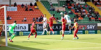 Spor Toto Süper Lig: A. Alanyaspor: 0 Ö.K. Yeni Malatyaspor: 1 (İlk yarı)