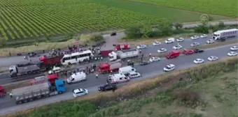 Son dakika! İşçi otobüsüyle kamyonun çarpışması sonucu 1 kişi öldü 29 kişi yaralandı