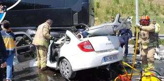 Son dakika gündem: Tuzla'da otobüse çarpan otomobildeki 1 kişi öldü, 2 kişi yaralandı