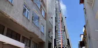 Son dakika... Yangın sırasında evinde uyuyan çocuğu vatandaşlar kurtardı