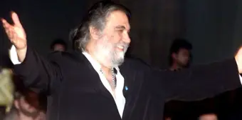 Vangelis kimdir, öldü mü, neden öldü, hastalığı neydi? Yunan besteci Vangelis kimdir, besteleri ve şarkıları nelerdir?