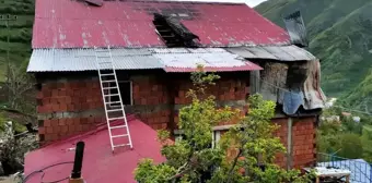 Köy evinde çıkan yangında piknik tüpü patladı, ev kullanılamaz hale geldi