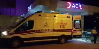 MOTOSİKLET YOLDA YÜRÜYEN GENCE ÇARPTI: 2 ÖLÜ