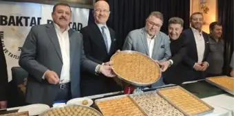 BAKLAVA ÜRETİCİLERİ: STOKÇULARLA MÜCADELE İÇİN FISTIKLI BAKLAVA ÜRETMEYECEĞİZ