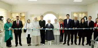 Emine Erdoğan, Kızılcahamam'da Halk Eğitim Merkezini ziyaret etti