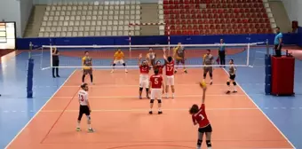 Sağlıkçılar voleybol turnuvasında hünerlerini sergiledi