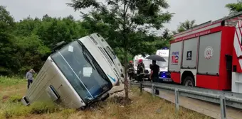 Kocaeli'de midibüsün şarampole devrilmesi sonucu 17 kişi yaralandı