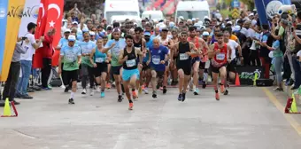 Van Büyükşehir Belediyesi '1. Van Denizi Yarı Maratonu' koşusu yapıldı