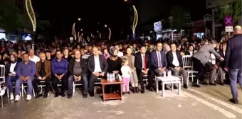 Gölhisar'da öğretmenlerden oluşan koro konser verdi