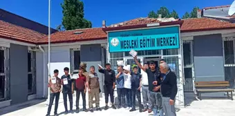 Sorgun Mesleki Eğitim Merkezinde eğitim gören 140 öğrenciye belgeleri verildi