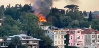 İstanbul'da ahşap köşkte yangın! Alevler diğer yakadan da görüldü