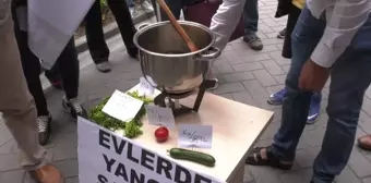 Hkp'liler Hayat Pahalılığını Tencerede Taş Kaynatarak Protesto Etti