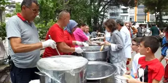 Balıkesir'de hayırsever kardeşler annelerinden kalan evi Yardım Sevenler Derneği'ne bağışladı